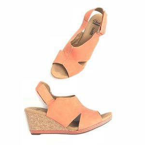 NWOT Clarks Helio Float Nubuck Wedge Sandals Cork